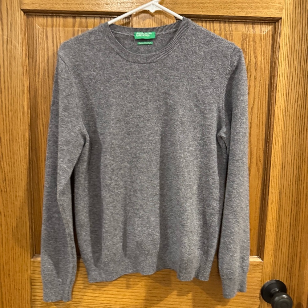 United Colors of Benetton Merino Wool Crewneck Sweater. Size Medium